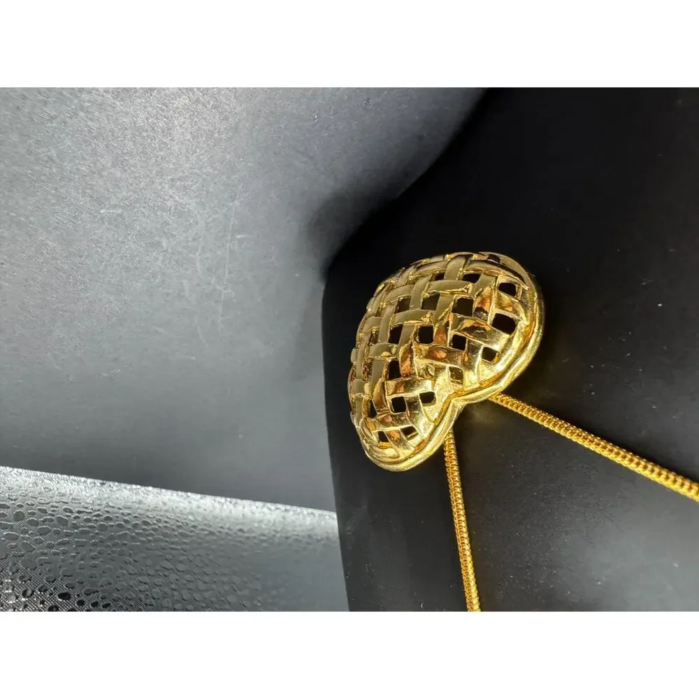 Vintage Gold Tone Basket Weave Heart Pendant Snake Chain Necklace 29.5